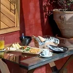 10gr Boutique & Wine Bar מלון 5*