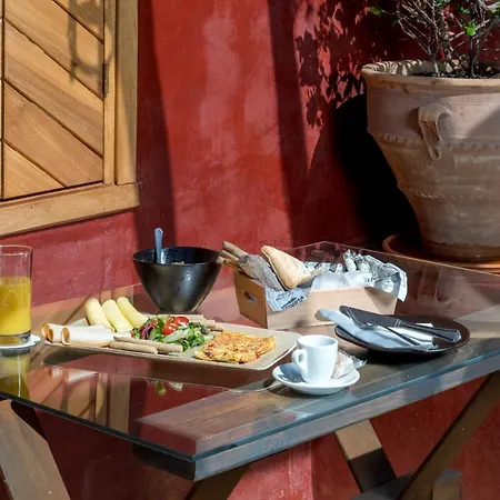 10gr Boutique & Wine Bar Готель 5*