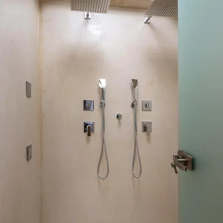 10gr Boutique & Wine Bar Hotel