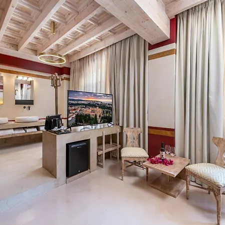 10gr Boutique & Wine Bar Hotel