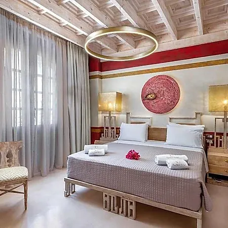 10gr Boutique & Wine Bar Hotel