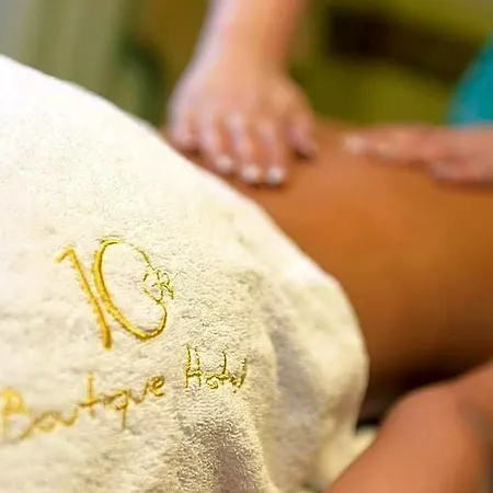 10gr Boutique & Wine Bar 5* עיר רודוס