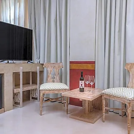 Hotel 10gr Boutique & Wine Bar