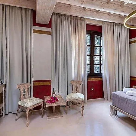 10gr Boutique & Wine Bar 5* Rhodes City