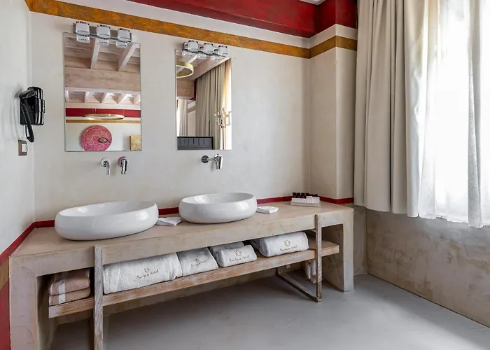 10gr Boutique & Wine Bar 5*