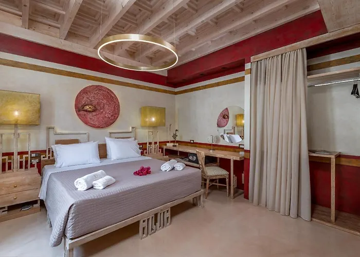 10gr Boutique & Wine Bar