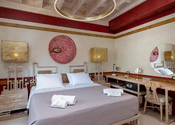 10gr Boutique & Wine Bar