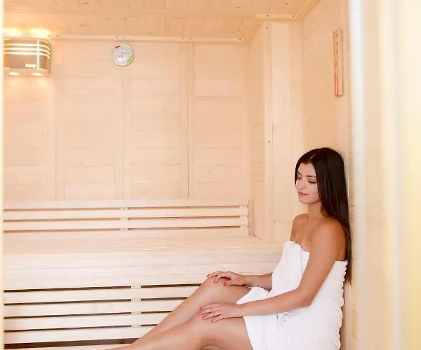 10gr Boutique & Wine Bar