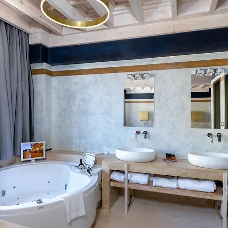 10gr Boutique & Wine Bar Hotel 5*