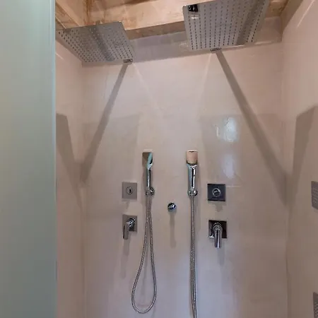 10gr Boutique & Wine Bar فندق Rhodes City