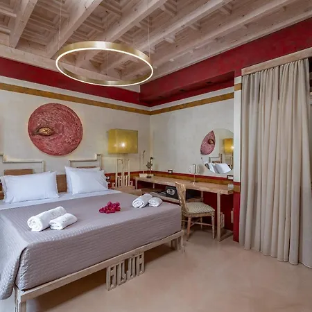 10gr Boutique & Wine Bar