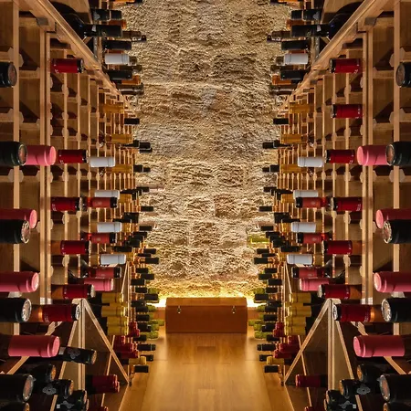 10gr Boutique & Wine Bar